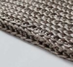 Halbpatent stricken: Voluminös, elastisch, fließend – es sieht aus wie das Vollpatent, verbraucht aber wesentlich weniger Garn. // Strickanleitung // Strickmuster // Baumwolle // Viskose // Gold // DIY // Stricken lernen // Anleitung deutsch //